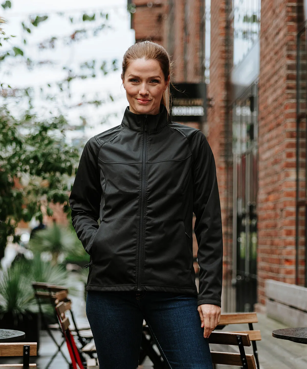 Navy - Women's Greenwich lightweight softshell